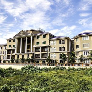 The Golden Suites & Spa